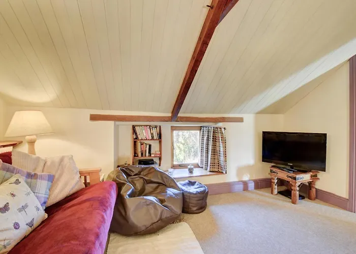 Top Hotels in Solva for Scenic Coastal Getaways